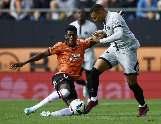 1669084506842055659.jpg 2022-11-06t132049z-1761205668-up1eib6112o4e-rtrmadp-3-soccer-france-lor-psg-report.jpg