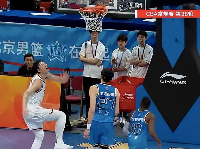 LOL-拒绝爆冷！上海豪取19连胜：弗格9三分轰36分，王哲林完胜周琦